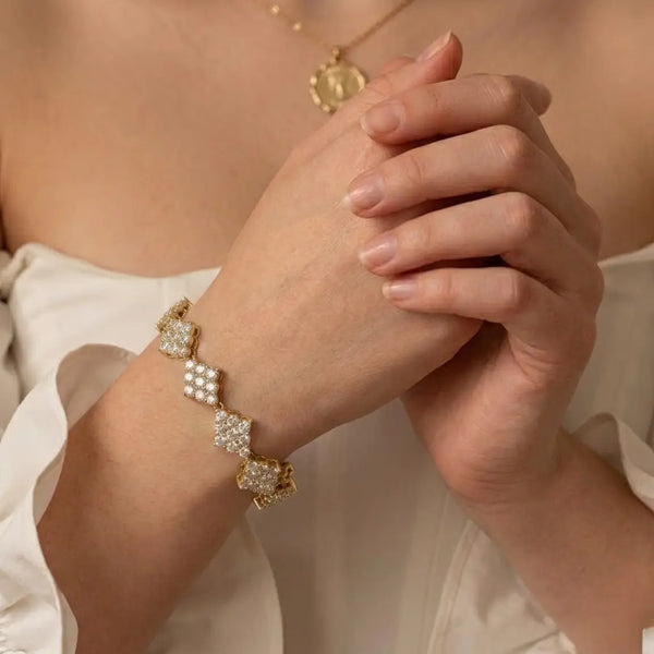 Floret Cluster 5.76ct Lab Diamond Link Bracelet in Gold