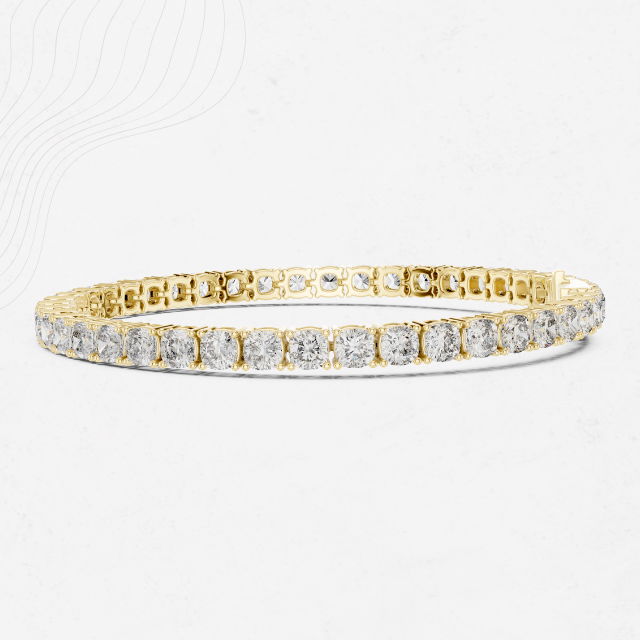 Céleste Collet 4.5ct Cushion Lab Diamond Bracelet